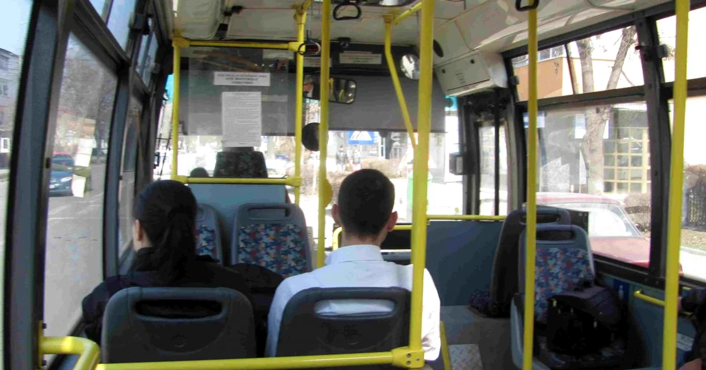 Doar pensionarii cu pensii meci vor primi transport gratuit