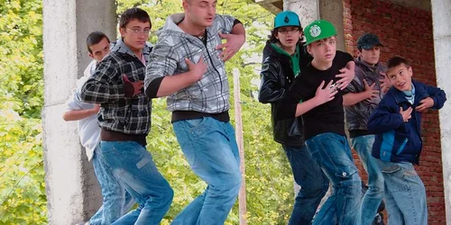 Trupa Evolution Crew a luat fiinţă în anul 2010