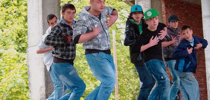 Trupa Evolution Crew a luat fiinţă în anul 2010