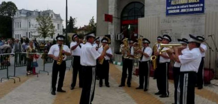 Piteşti: Concert de promenadă