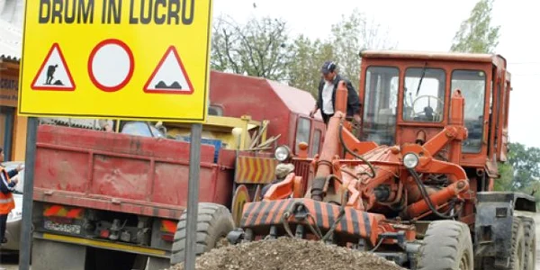 Traficul pe podul de la Brazi va fi deviat până la începutul verii (foto: arhivă)