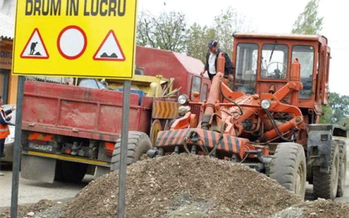 Traficul pe podul de la Brazi va fi deviat până la începutul verii (foto: arhivă)