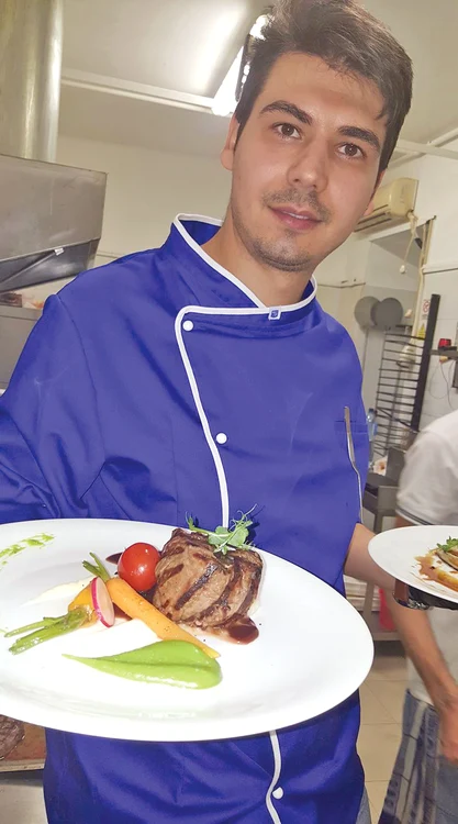Cristian Voicu are propriul local