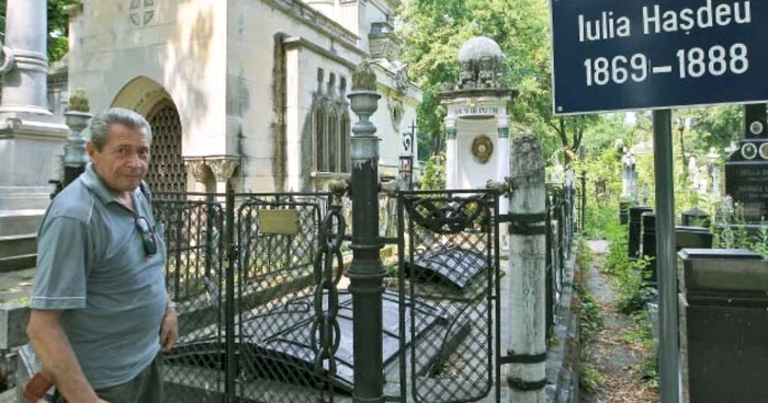 Monumentul funerar al Iuliei Haşdeu este unul dintre cele mai cunoscute obiective ale Cimitirului Bellu