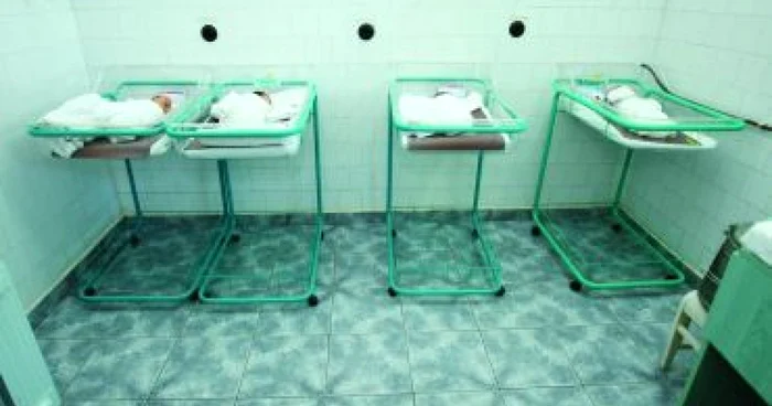 Craiova: EXCLUSIV: Bebeluşul operat la trei zile după ce s-a născut se recuperează
