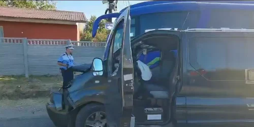 Accident în Olt, între un autocar și o autoutilitara (1) mp4 thumbnail png