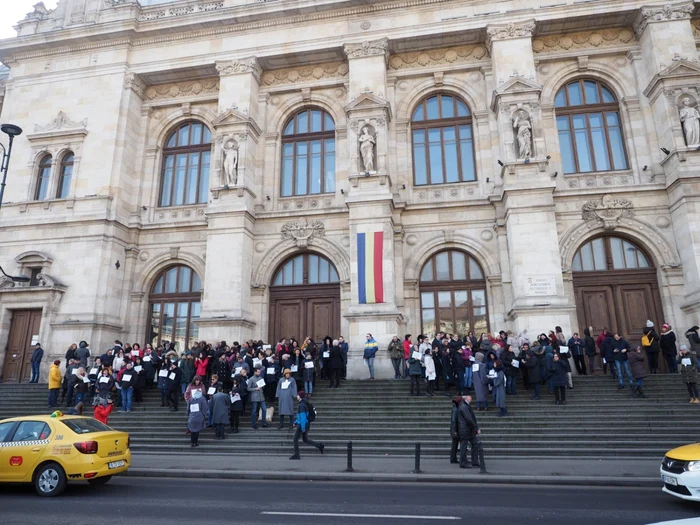 Protest al personalului auxiliar la Curtea de Apel Bucureşti Imagine: Ionuţ Mureşan