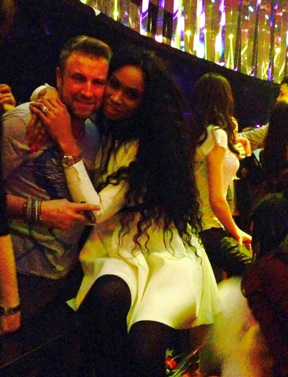 Cătălin Botezatu a ieşit în club la distracţie