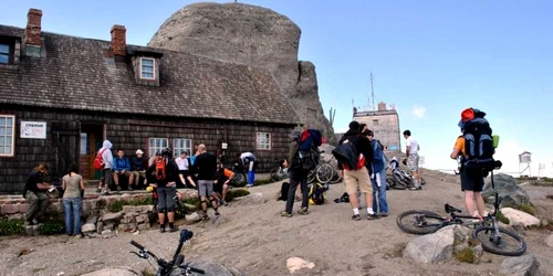 cabana omu foto turismbzi.ro