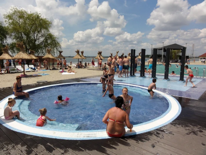Distracţie maximă la Plaja Olt din Slatina în acest week-end  (FOTO: Mugurel Manea)