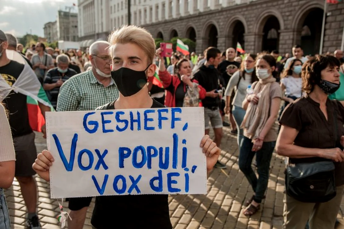 Manifestanţii cer de mai multe luni demisia lui Gheşev, pe care îl acuză de ''protejarea oligarhiei'