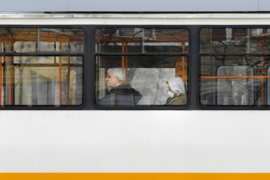 Traseul tramvaiului 21 din Capitală va fi deviat de vineri