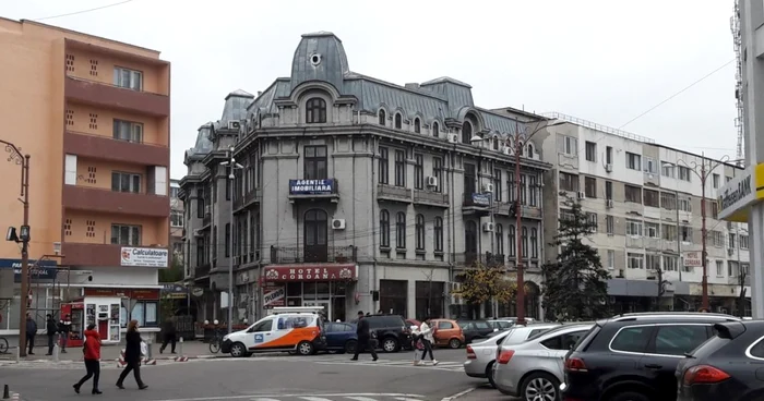 Hotelul Coroana este una dintre clădirile reprezentative ale Buzăului