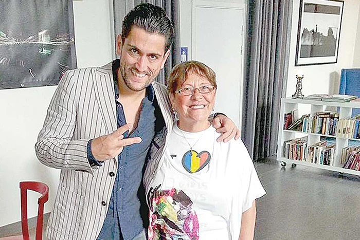 Cezar Ouatu (Fotografii: Reuters/Eurovision.com)