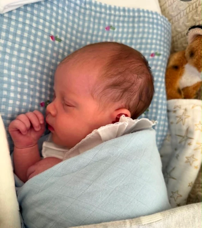 Prințesa Eugenie și fiica sa Adelaide Elizabeth Annina Brooksbank, Foto Instagram (3) jfif
