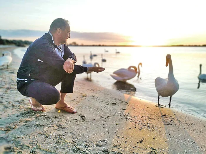 Are mii de  fotografii  din concedii