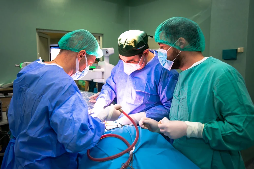 Premieră la Spitalul „Bagdasar-Arseni”. Medicii au îndepărtat o tumoră cerebrală cu pacientul treaz: „Am putut să vorbesc în timpul operației”