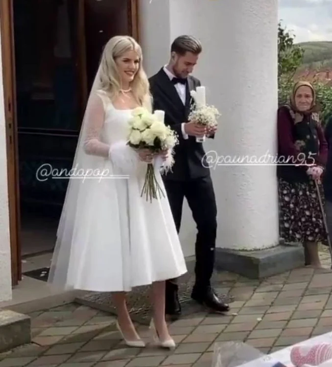 Adrian și Anda Păun, la ieșirea din biserică