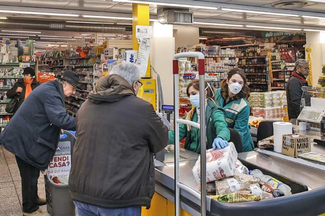 Salariații magazinelor au luat măsuri pentru protecție