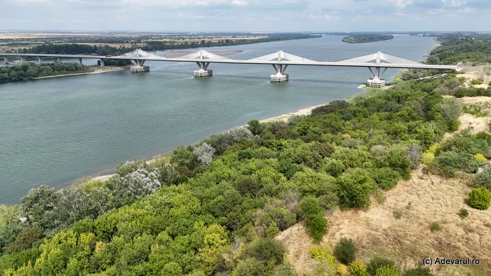 VIDEO Podul peste Dunăre, salvarea nesperată a orașului Calafat. Mega-investiția din portul uitat