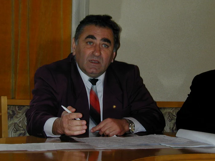 Emil Constantin susţine că a cheltuit banii europeni „cu chibzuinţă” .
