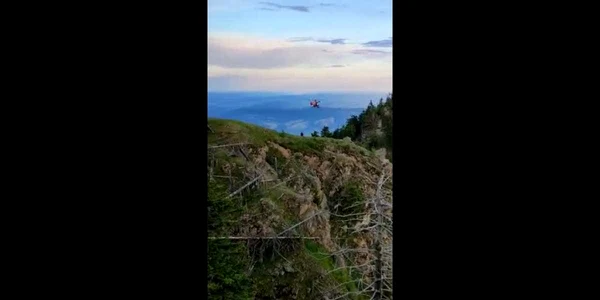 Operaţiune de salvare a unui turist cu două elicoptere SMURD şi zeci de forţe de intervenţie, din Masivul Cozia - Vâlcea