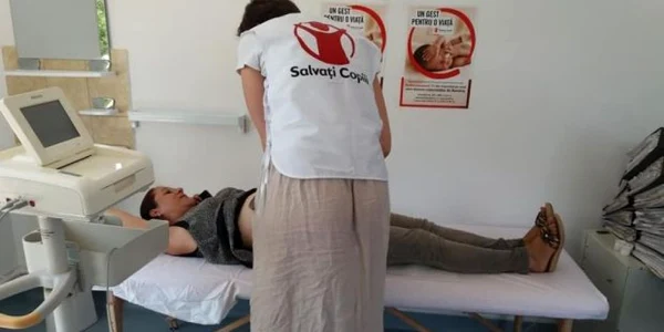 A adus pe lume cinci copii acasă şi nu a mers niciodată la un un con sult la medic