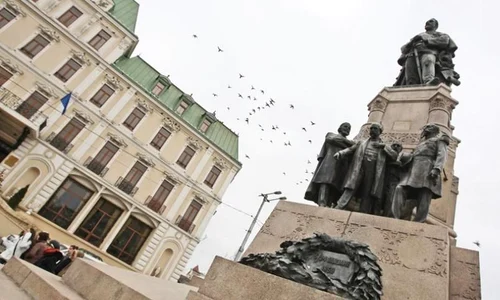 Scandal politic în jurul statuii lui Cuza din Iaşi jpeg