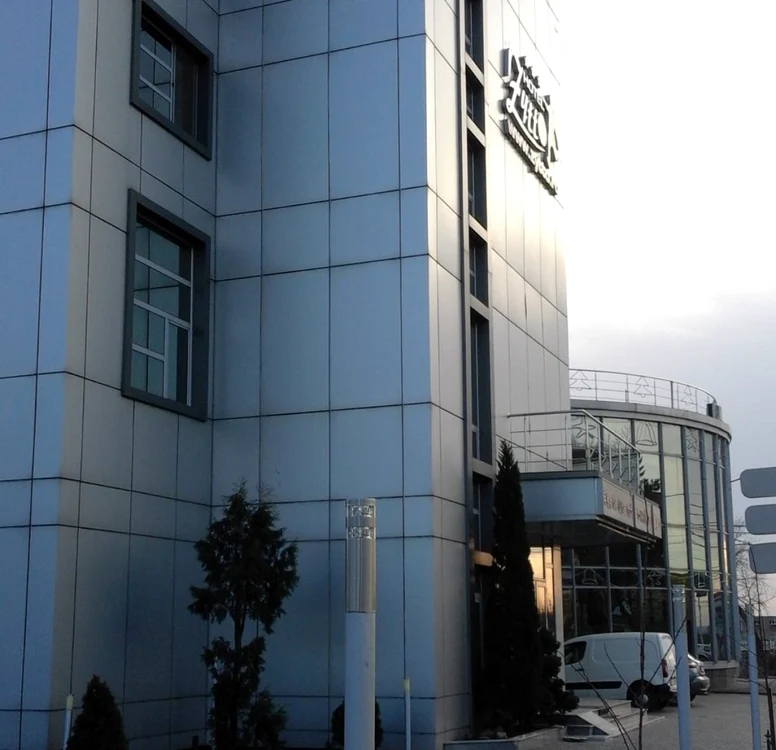 Hotelul fostului fotbalist Răzvan Raţ, construit în municipiul Slatina FOTO: A.M.