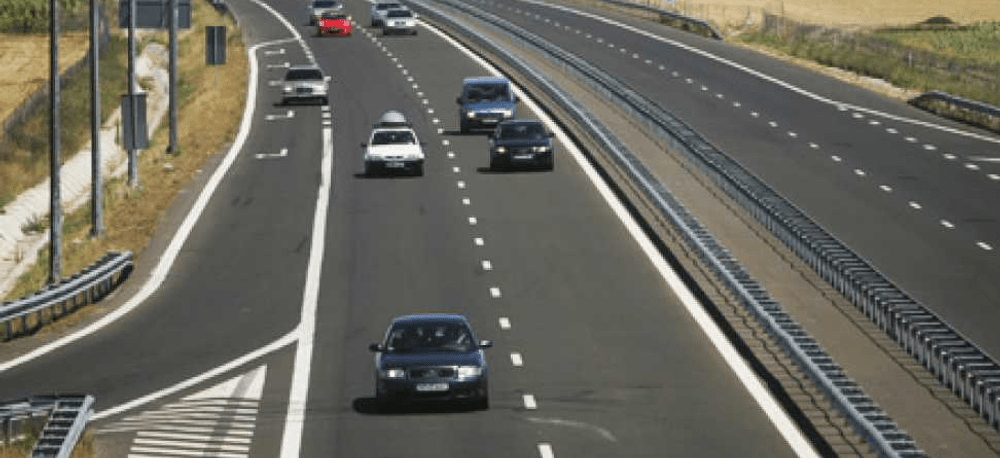 Șofer cu permisul anulat și 1,26 alcoolemie, prins conducând pe A2. Ce a pățit bărbatul