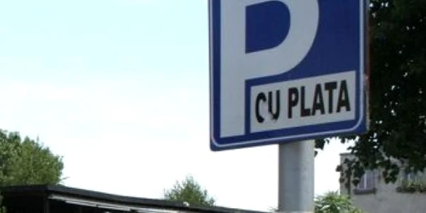 Municipalitatea vrea să introducă parcarea cu plată în centrul oraşului