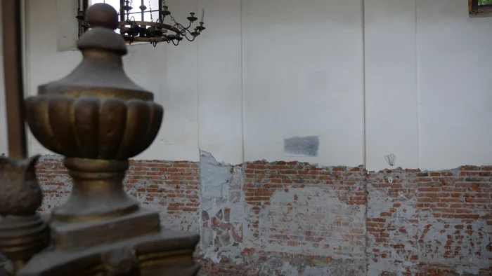 Urme ale atentatului din 1938 în Sinagoga din Alba Iulia