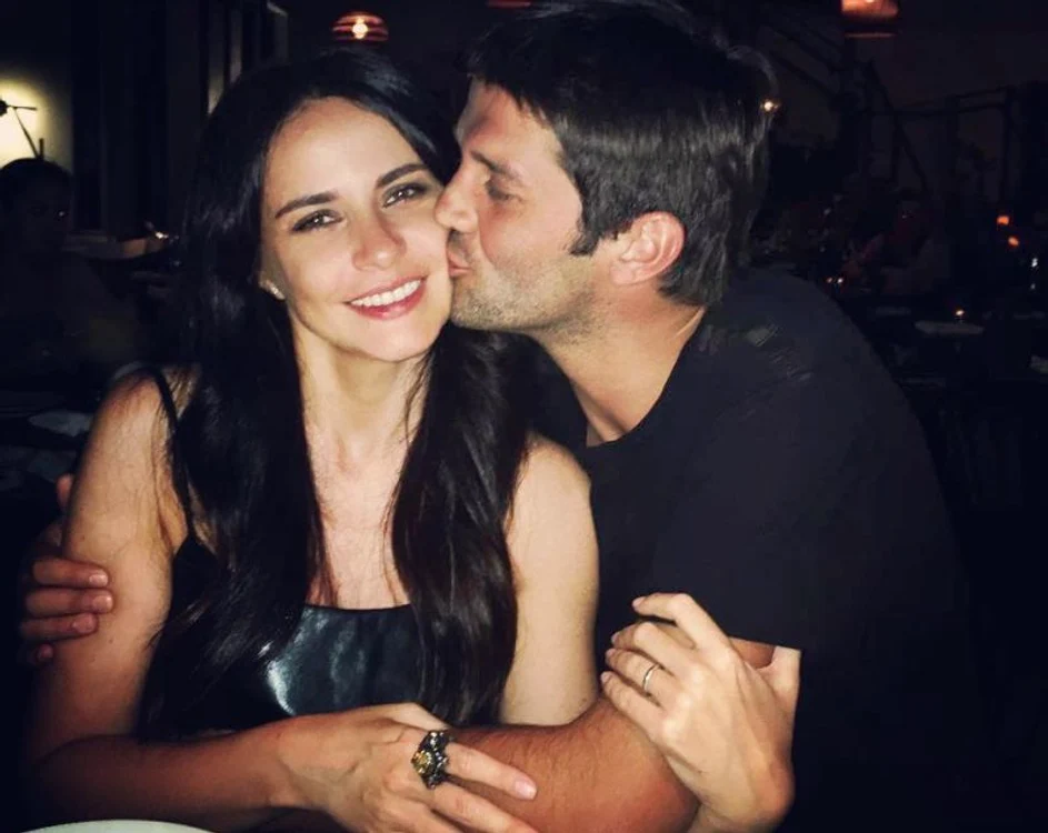 
    Adelina şi Cristi Chivu se distrează în vacanţăfoto: arhiva personală  