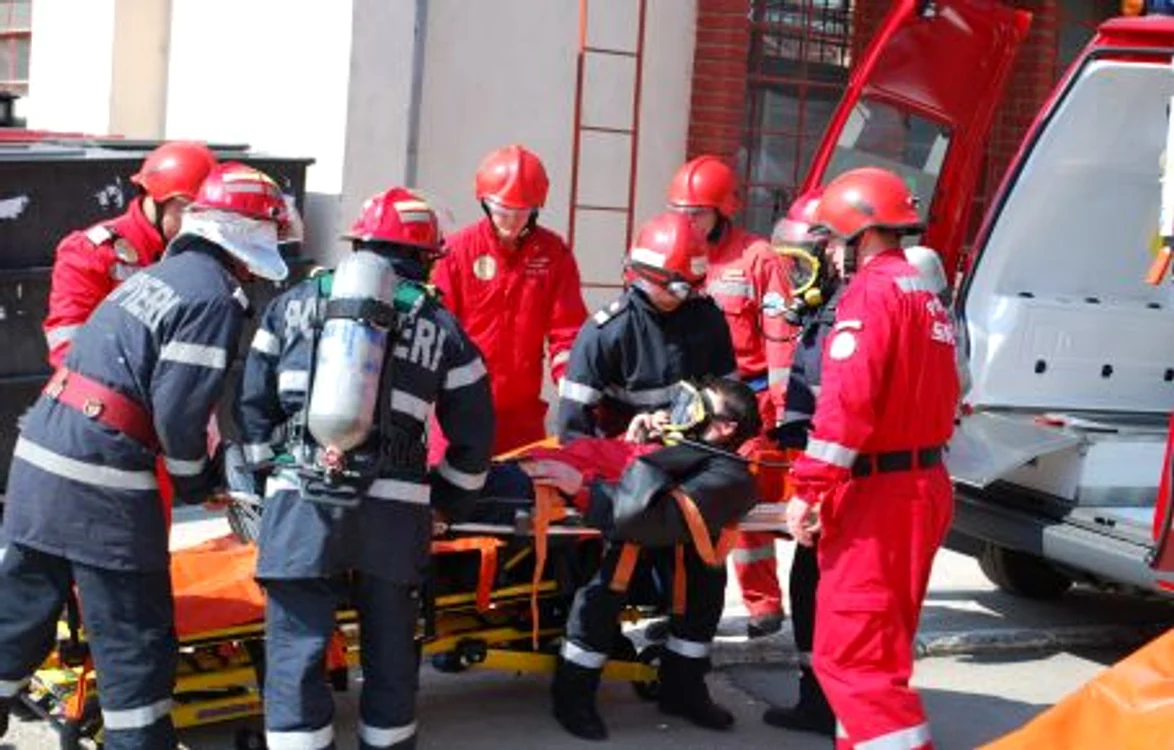 Scenariul excerciţiului de intervenţie a fost urmat cu stricteţe de pompieri.  