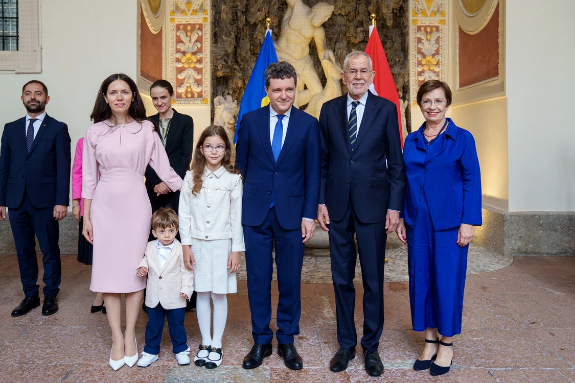 Nicușor Dan, însoțit de familie în Austria FOTO: Administrația Prezidențială