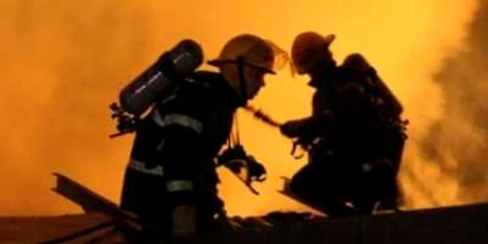 Suceava: Incendiu cu pagube de 12.000 de lei din cauza unei sobe defecte