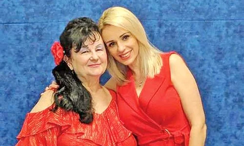 12 catrinel si mama ei mia jpeg