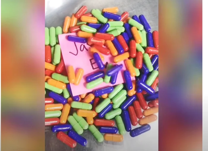 Capsule cu placentă. FOTO captură video Mommy Made Encapsulation