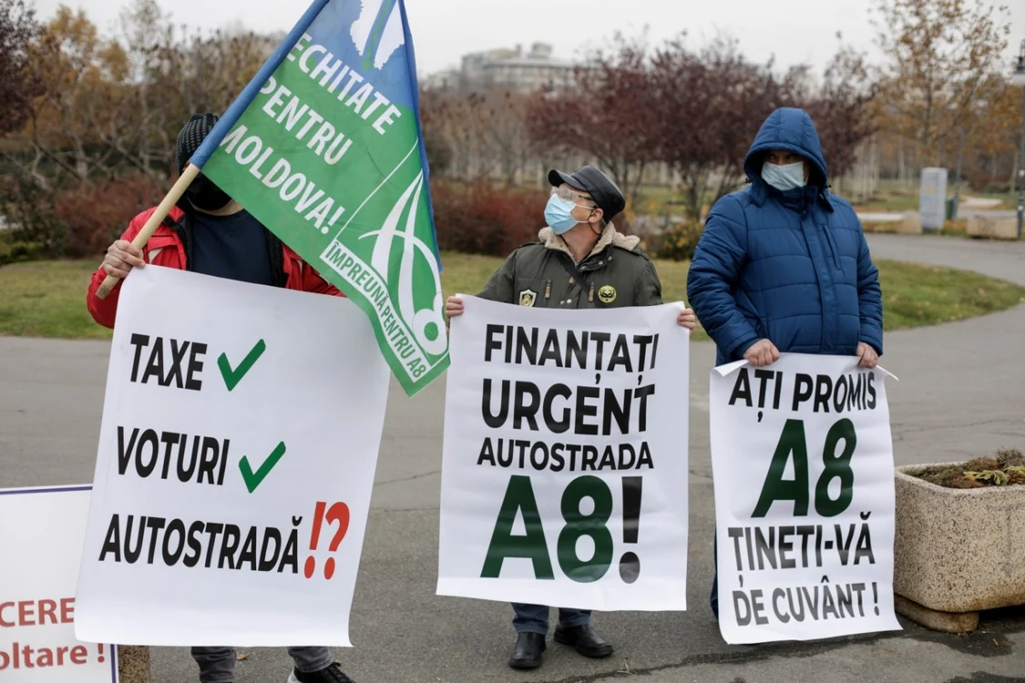 Proteste la Bucureşti pentru construţia de autostrăzi în Moldova. FOTO Inquam Photos / George Călin