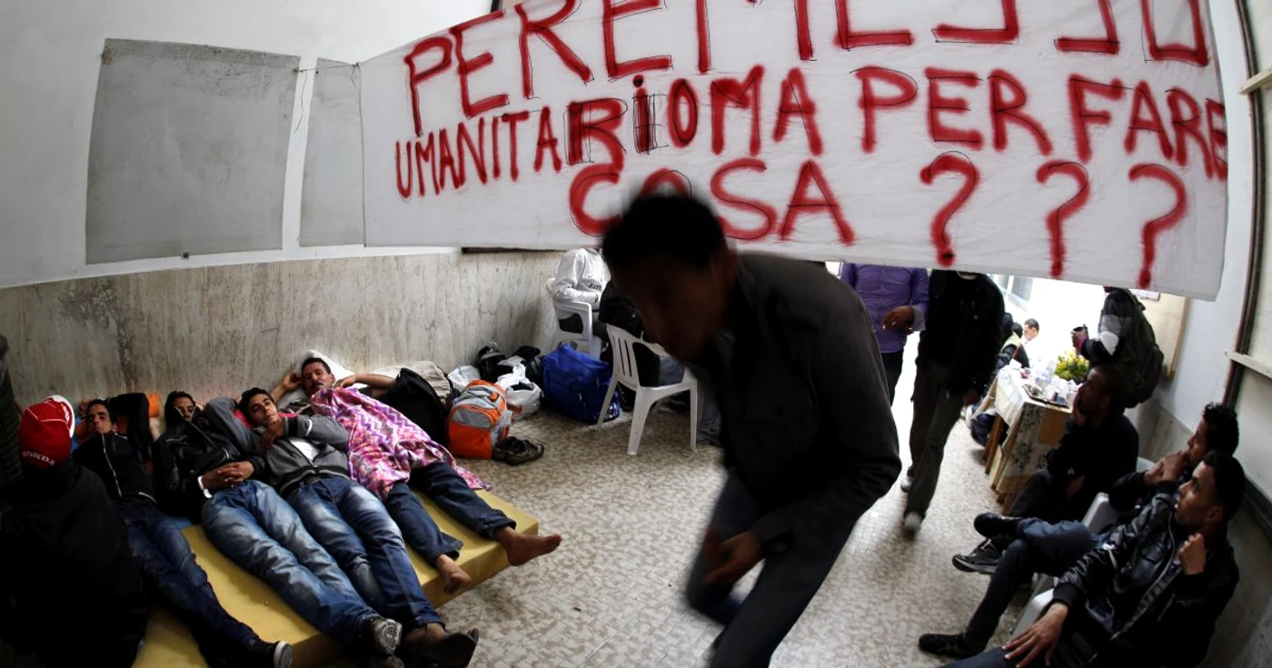  Emigranţii tunisieni au fost întâmpinaţi cu proteste în unele ţări ale Uniunii Europene după Revoluţia Iasomiei (foto). Ar accepta europenii o Tunisie integrată, cu drepturi de liberă circulaţie pentru cetăţenii săi?