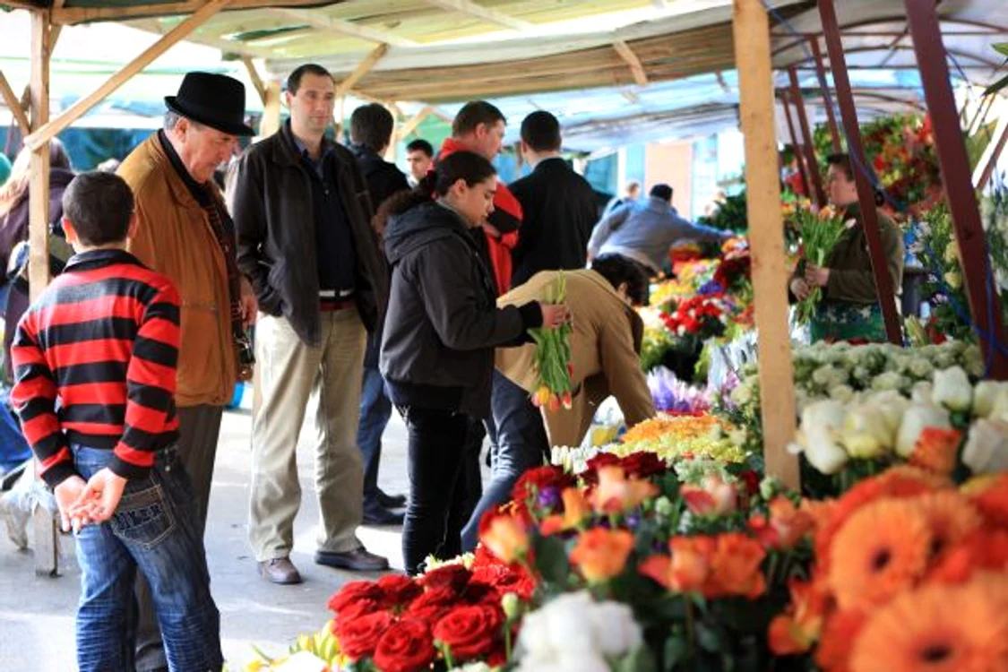 Preţul florilor a crescut foarte mult încă de ieri, Foto: Bogdan Crăciun