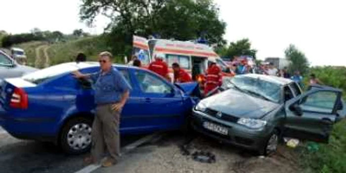 Slatina: Doi morţi şi patru răniţi pe şoselele judeţului