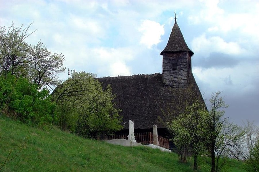  Biserică de lemn veche de peste două secole, „focar de rezistență românească” în Transilvania, restaurată prin PNRR