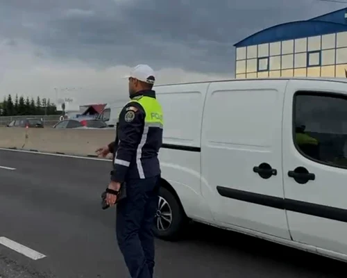 Mașină oprită în trafic de politisti Foto IPJ jfif