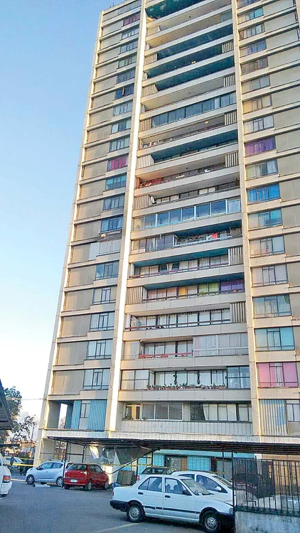 Acesta este blocul în care locuiesc majoritatea fotbaliştilor Astrei Giurgiu