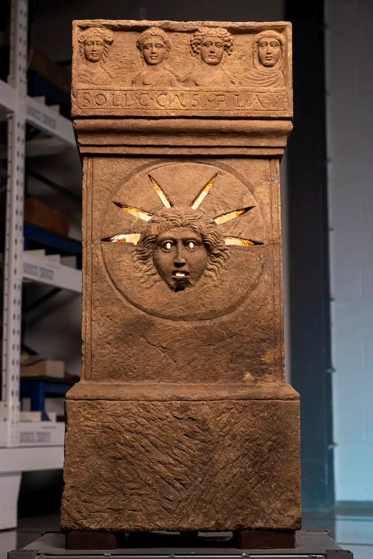 Altarul zeului Sol (© National Museums Scotland)