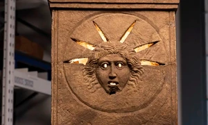 Altarul zeului Sol (© National Museums Scotland)