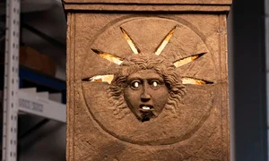 Altarul zeului Sol (© National Museums Scotland)