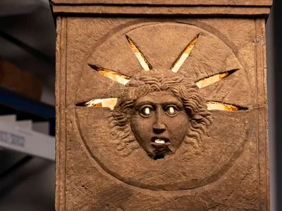 Altarul zeului Sol (© National Museums Scotland)