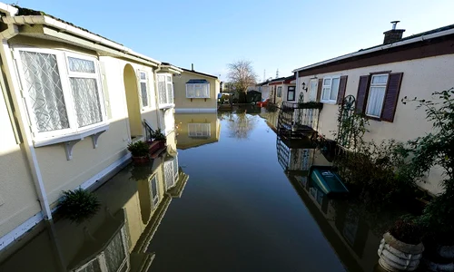 Inundaţii în sudul Angliei (Foto: reuters) jpeg